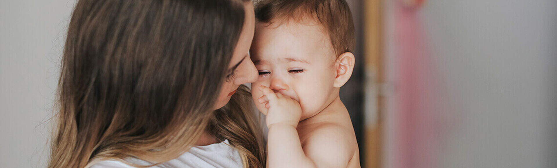 Cuiados en el reflujo gastroesofágico | Más Abrazos by Huggies